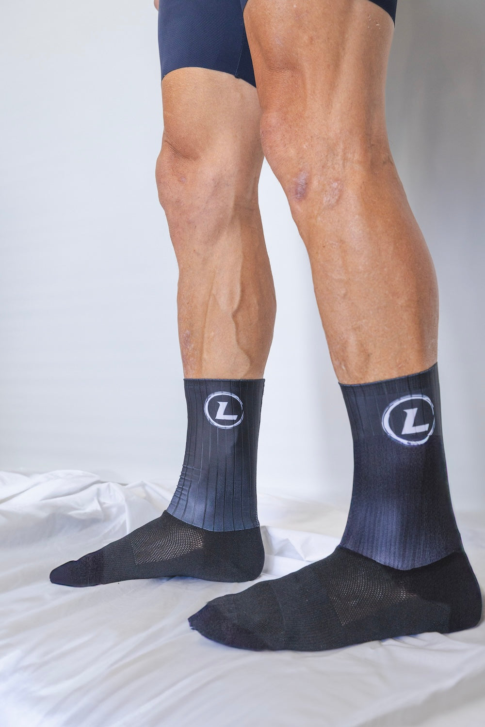 Unisex Aero Socks (Black)